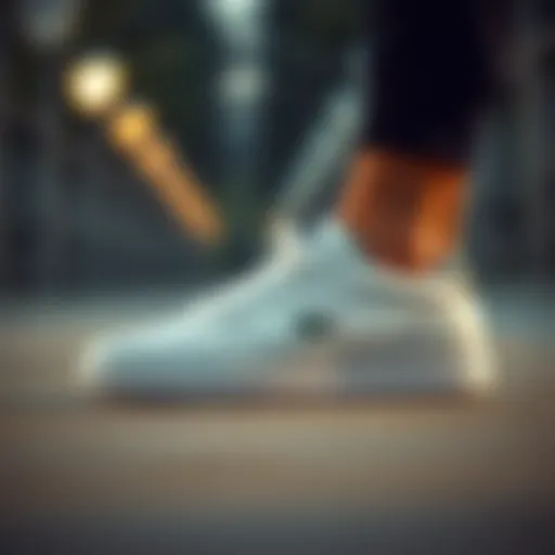 Lacoste Sport L005 Erkek Beyaz Sneaker: Şıklığın ve Konforun Buluşması Introduction